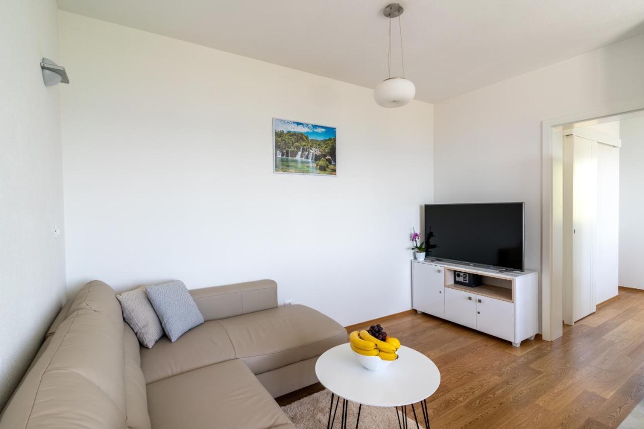 Private Villa Golden Hour With A View Of Split Area Kaštel Sućurac Exteriör bild