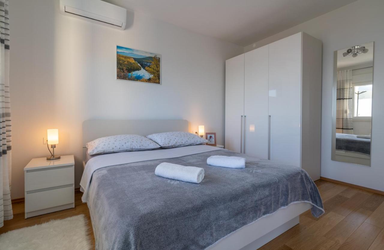 Private Villa Golden Hour With A View Of Split Area Kaštel Sućurac Exteriör bild