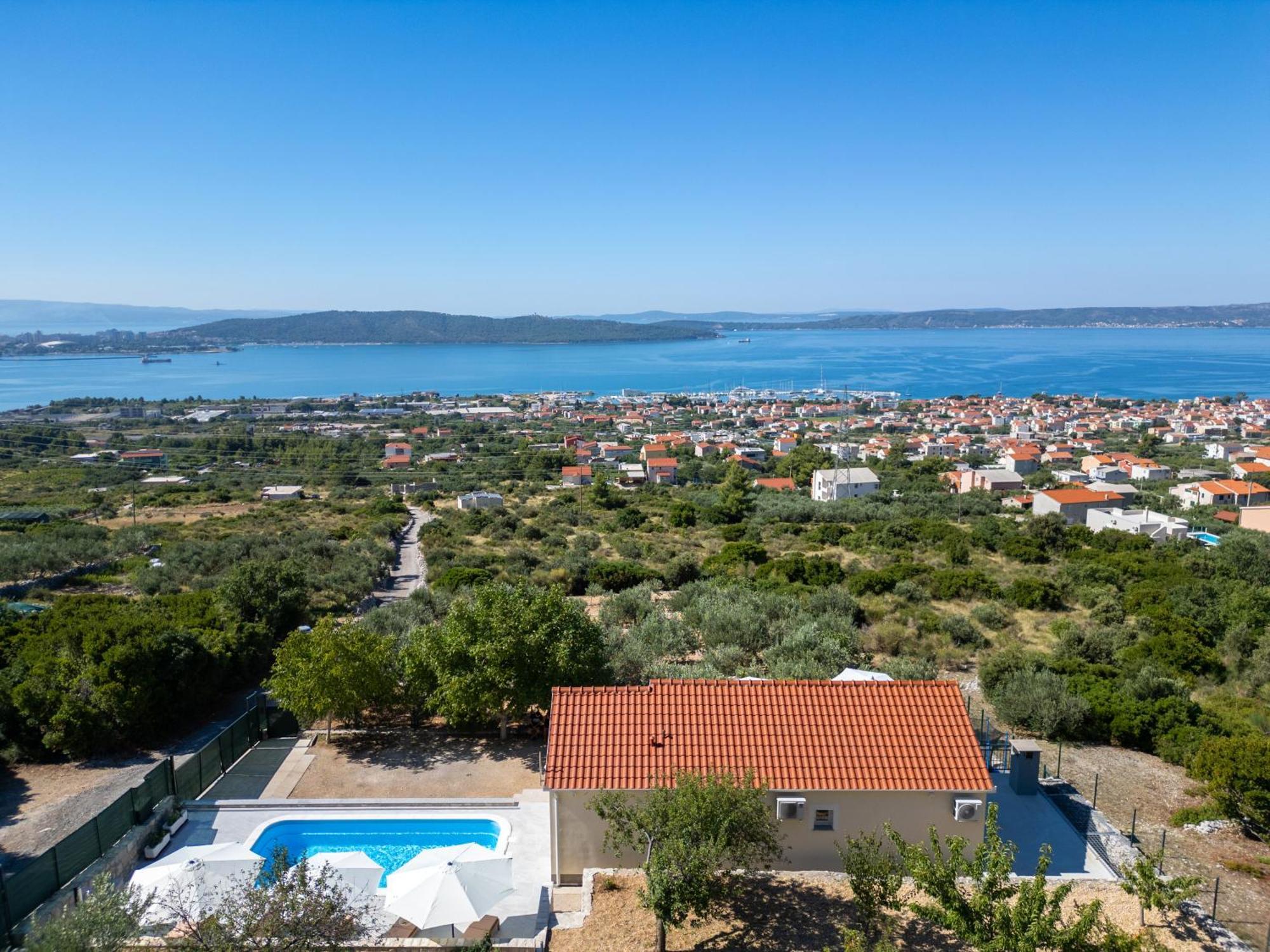 Private Villa Golden Hour With A View Of Split Area Kaštel Sućurac Exteriör bild