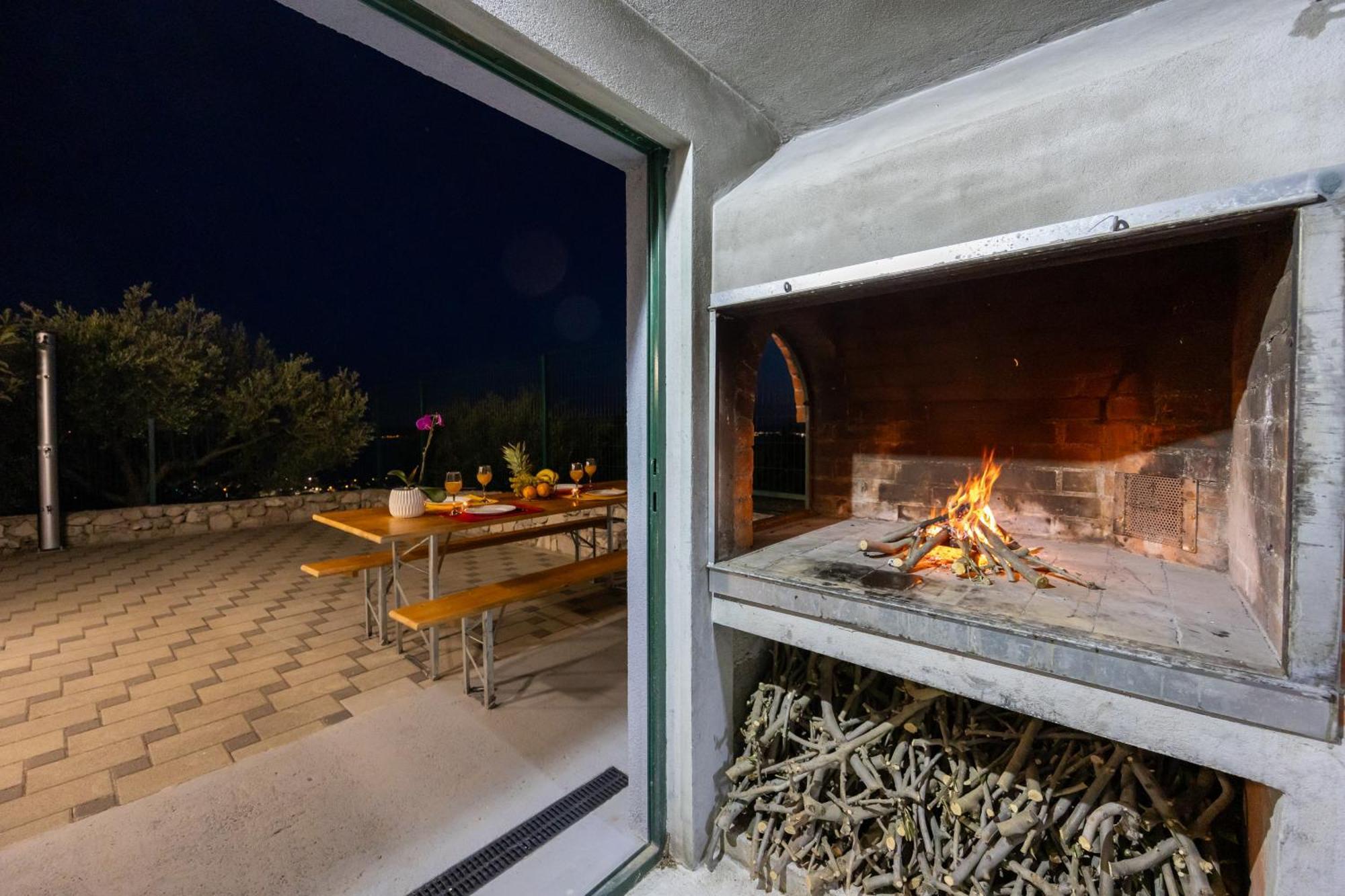 Private Villa Golden Hour With A View Of Split Area Kaštel Sućurac Exteriör bild