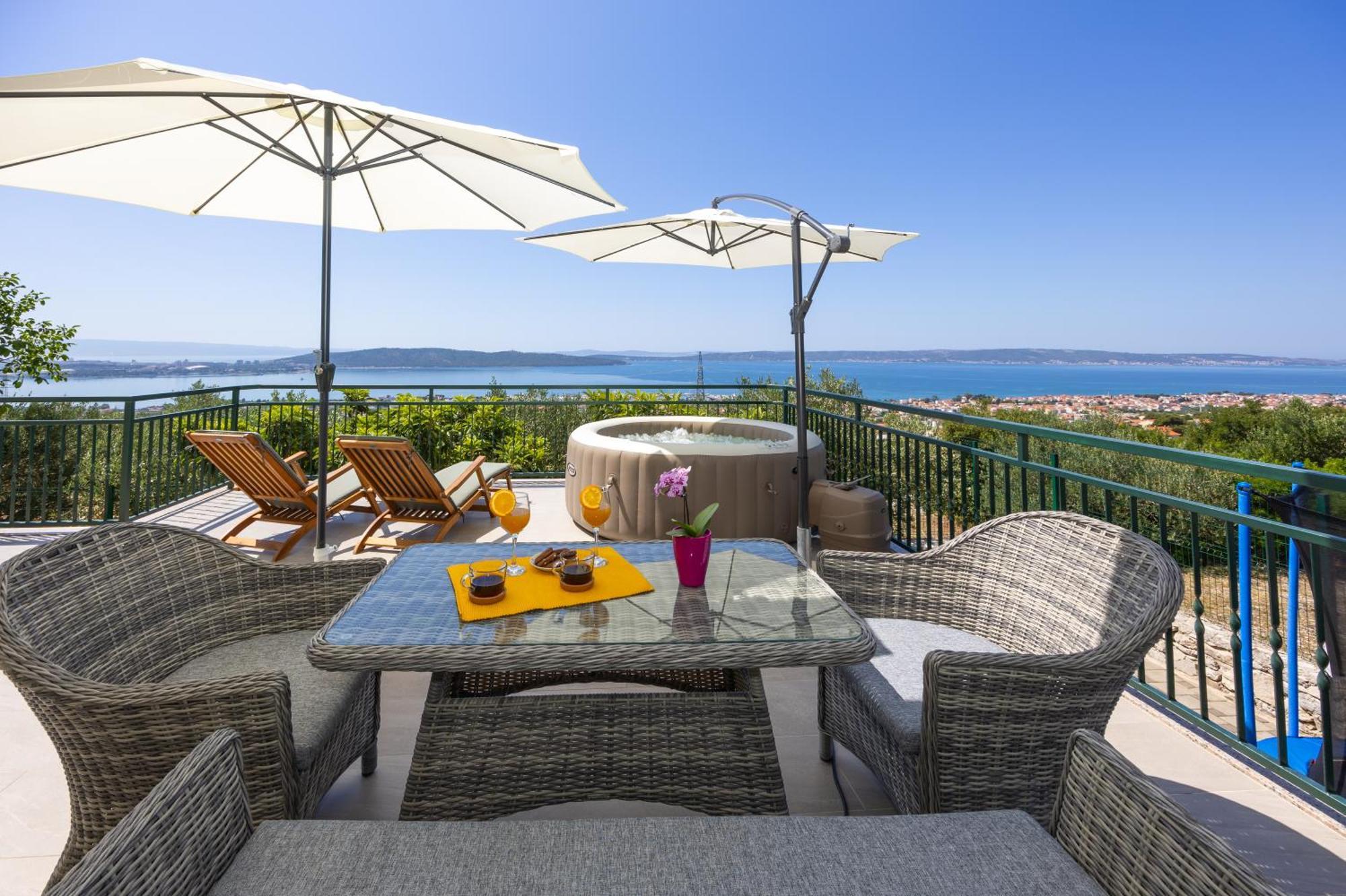 Private Villa Golden Hour With A View Of Split Area Kaštel Sućurac Exteriör bild