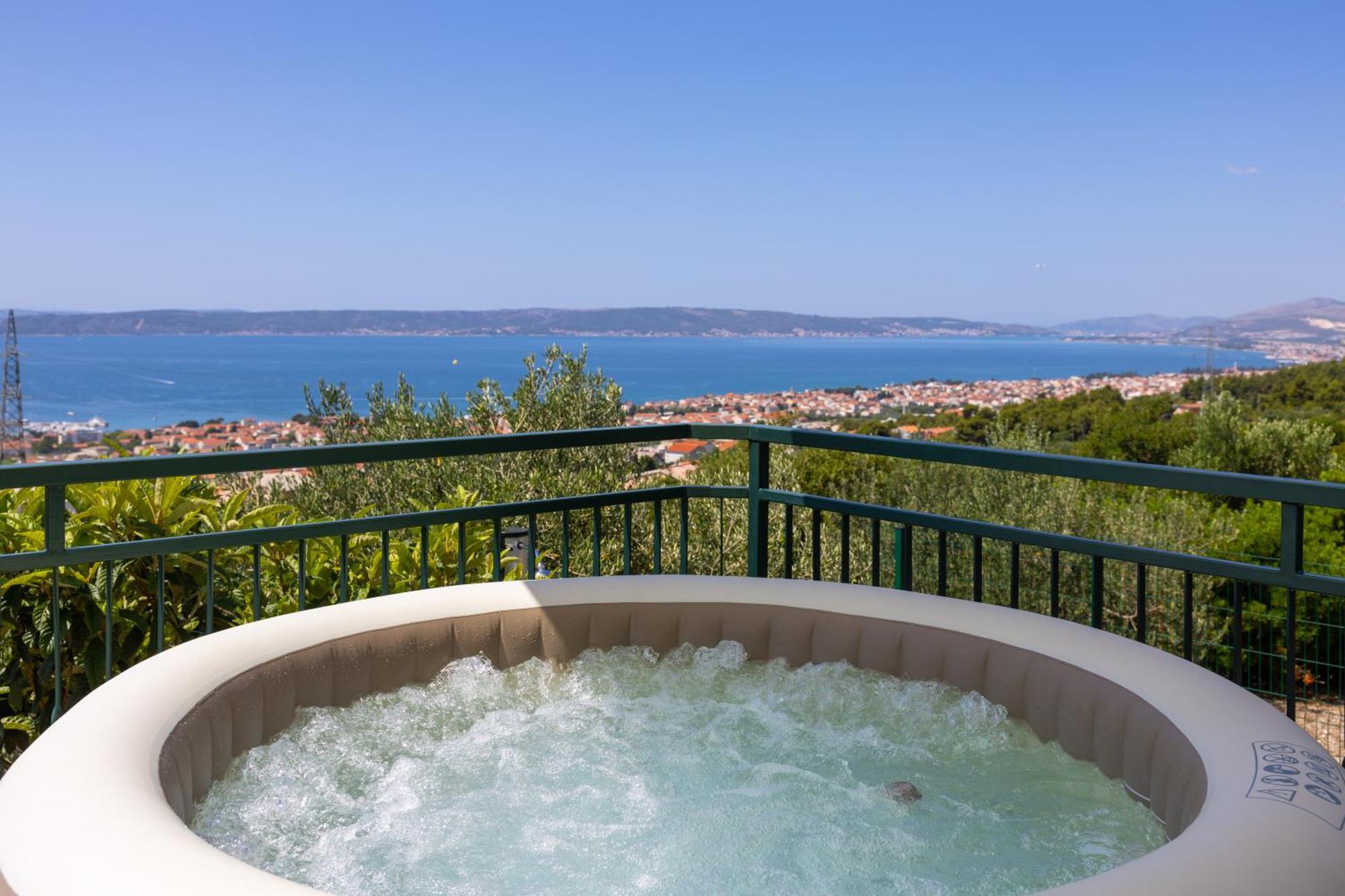 Private Villa Golden Hour With A View Of Split Area Kaštel Sućurac Exteriör bild