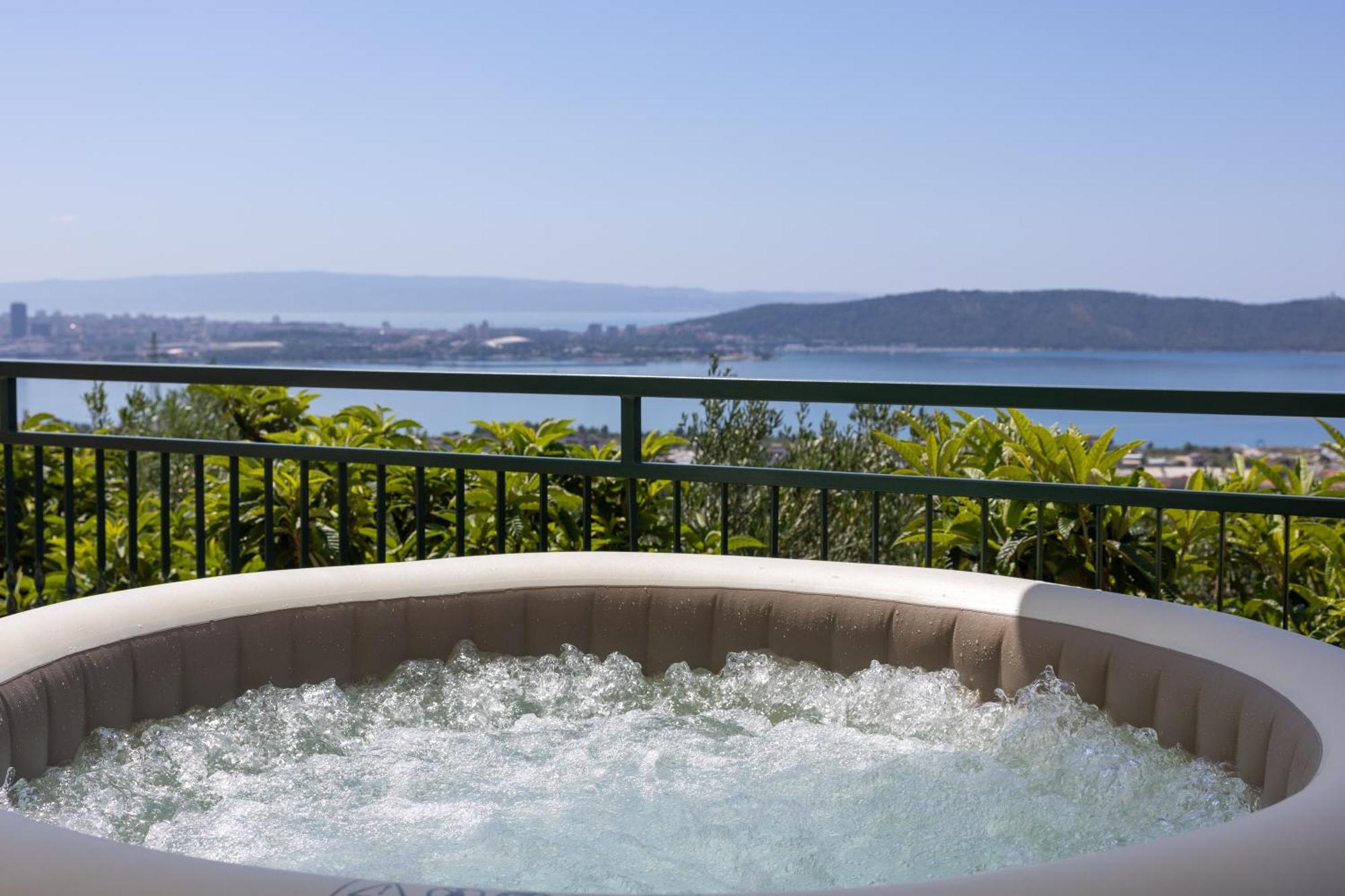 Private Villa Golden Hour With A View Of Split Area Kaštel Sućurac Exteriör bild