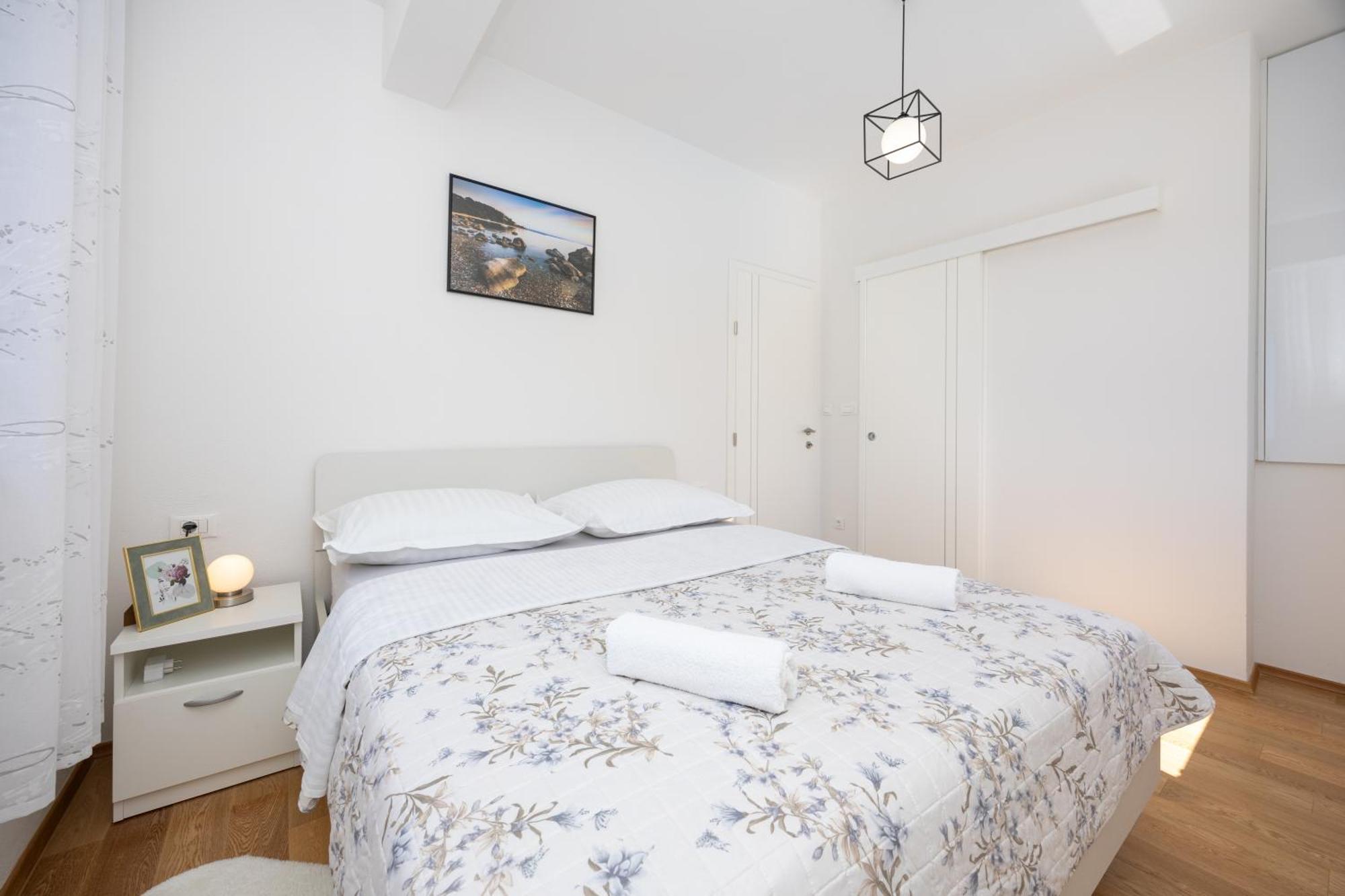 Private Villa Golden Hour With A View Of Split Area Kaštel Sućurac Exteriör bild