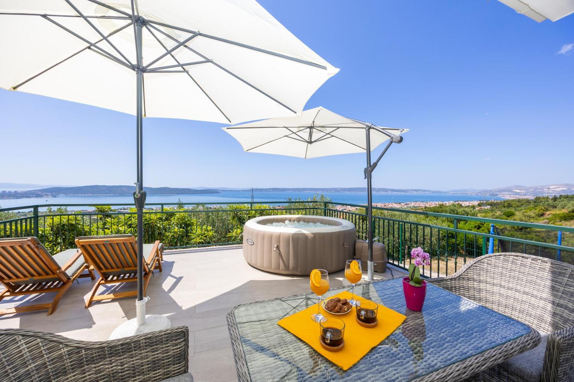 Private Villa Golden Hour With A View Of Split Area Kaštel Sućurac Exteriör bild